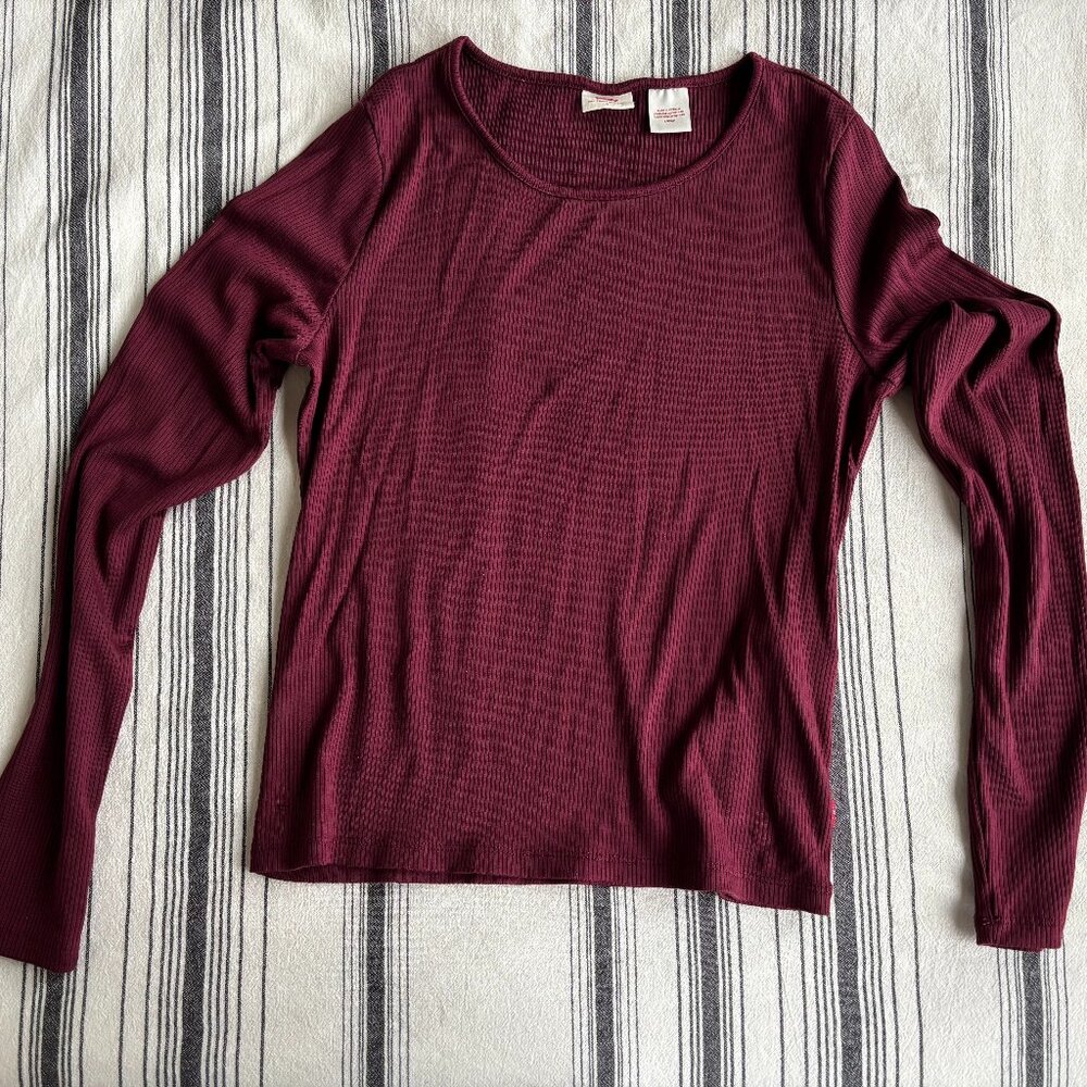 Levi's long sleeve T-shirt